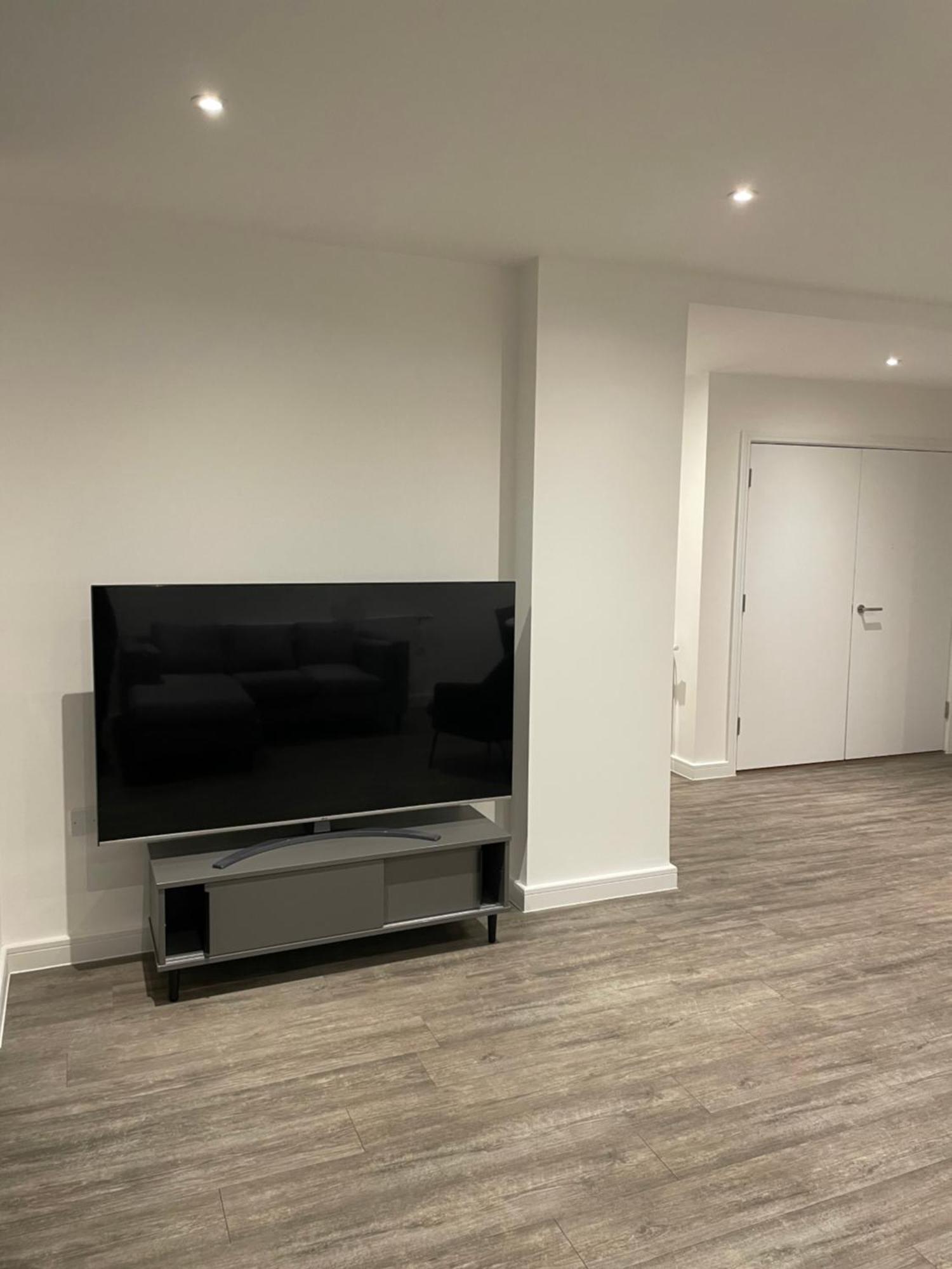 Luxurious 2 Bedroom Apartment Barking  Exterior photo